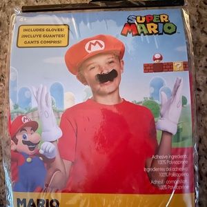 Boys Super Mario hat and gloves